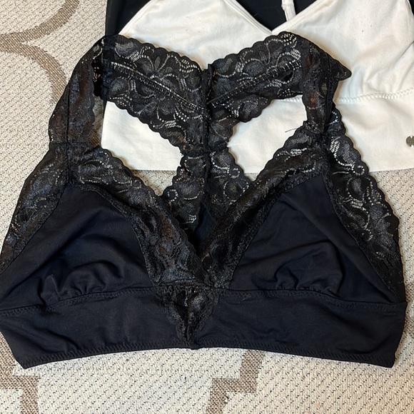 BUNDLE (3 pieces) bras/ bralettes, size small - Picture 3 of 11